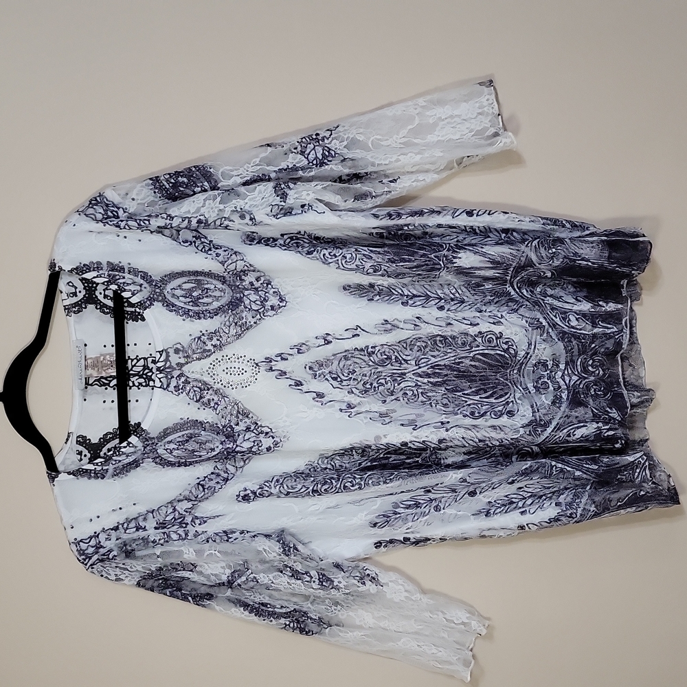 Keren Hart lace top